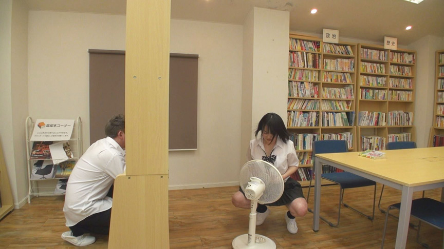 灼熱の真夏日なのに学校へ登校したらエアコンが故障！？