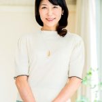孫が可愛い六十路妻が若い燕と戯れる 166cmのスレンダーボディをしならせ浮気棒に絶頂
