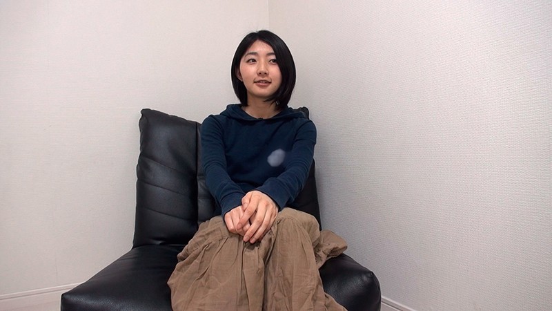 花屋で働くおねえさんは化粧っ気ないナチュラル美人