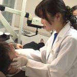 おっぱいを押しつけてくる歯科助手4