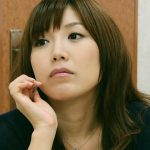 エステティシャンにキスしちゃった、ほっとかれ美人妻