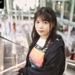 脱いだらロケットおっぱいの優しい田舎出身ギャルが人生初の生チ●ポ膣奥突き！イクと同時に中出しドスケベ発覚スペシャル 新山ちなつ