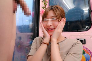 美人エステティシャンさんが童貞チ○ポを泡洗い！