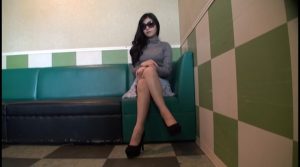 仕事帰り女性の汚れた足舐め専門職（5）