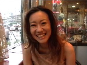 熟女野外露出2 美人OL