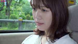 夫に内緒で他人棒SEX 腰を振りイキまくる淫乱妻 まこ