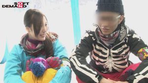 マジックミラー号の中で寝とって真正中出し！アンナ