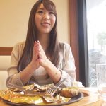 未熟な彼女とセックス 巨乳でエッチなパイパン女子大生