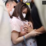 満員電車で羽交い絞め乳首開発される巨乳美女 小花のん