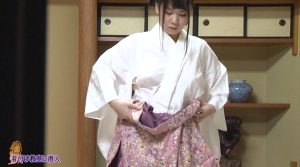 襲いたくなるほど密着してくる着付け教室の先生