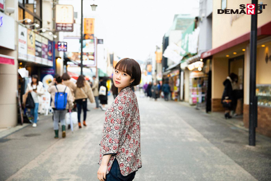 現役W大文学部在籍中のショートカット美人 渡辺まお