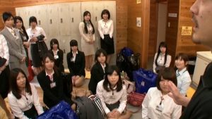 疲れ切った女子社員をユーザー様が即ハメ夜○い